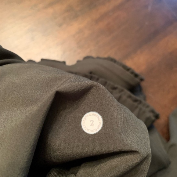 Lululemon Stretch High-Rise Jogger Full Length Dark Olive Women’s 2 - Picture 4 of 5